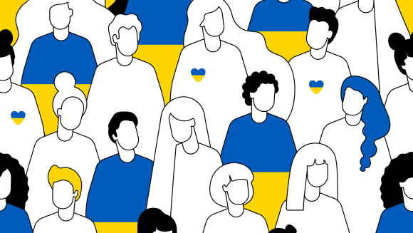 People supporting Ukrainian refugees