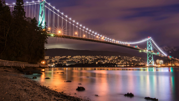 Lions Gate Bridge in Vancouver, British Columbia, lit up at night