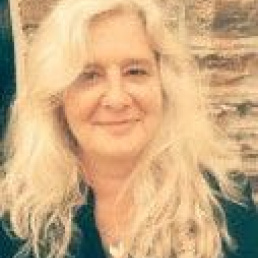 Headshot of Amanda Perkins, Assistant Administrator at The Good Schools Guide.