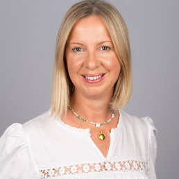 Headshot of Melanie Sanderson, Managing Editor at The Good Schools Guide.