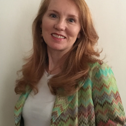 Headshot of Roszalie Chidwick, Thailand writer & education consultant at The Good Schools Guide.