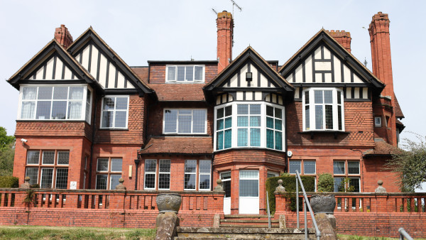 Photo of Limpsfield Grange School